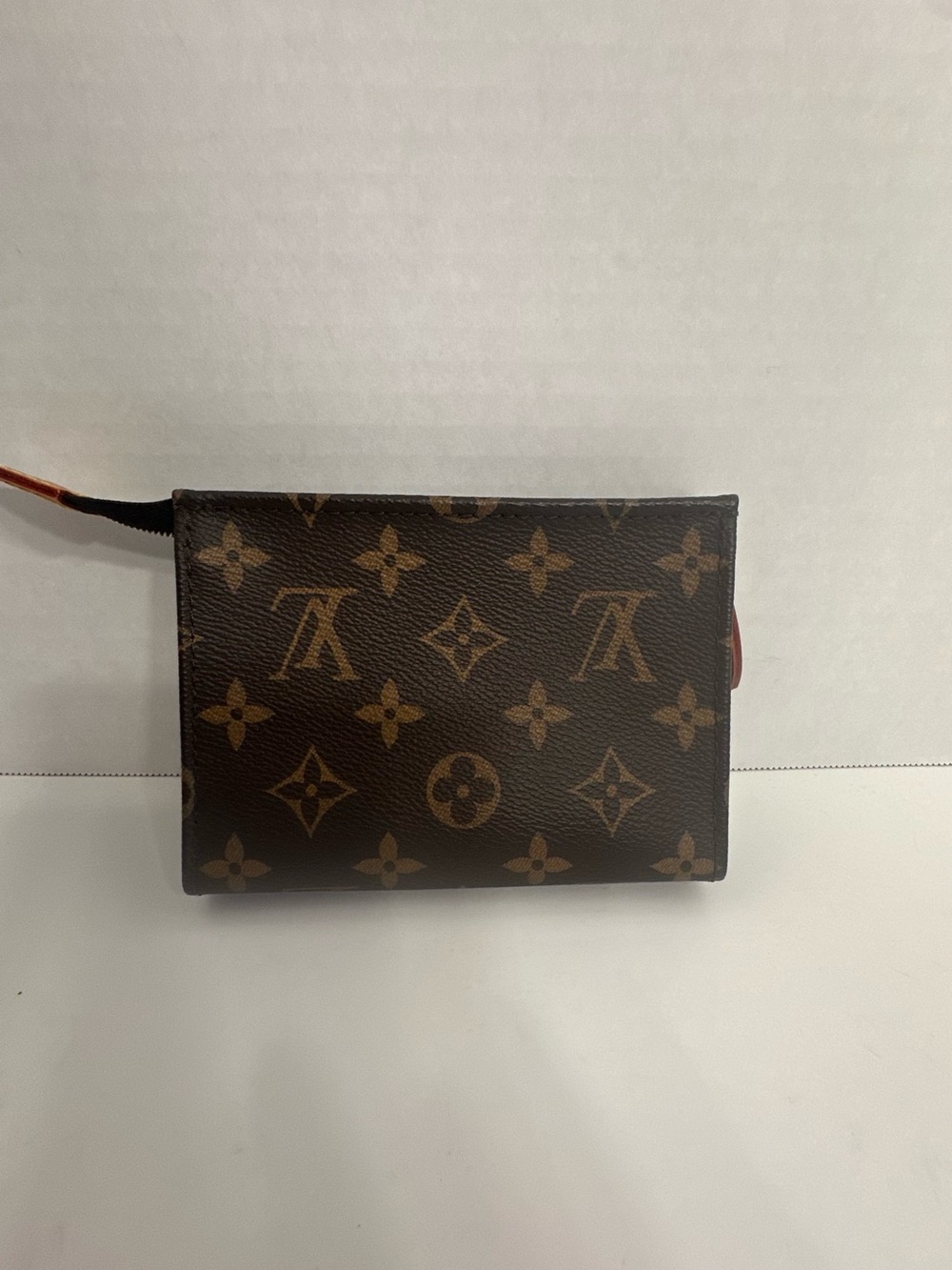Louis Vuitton Monogram cosmetics bag - Picture 2 of 12